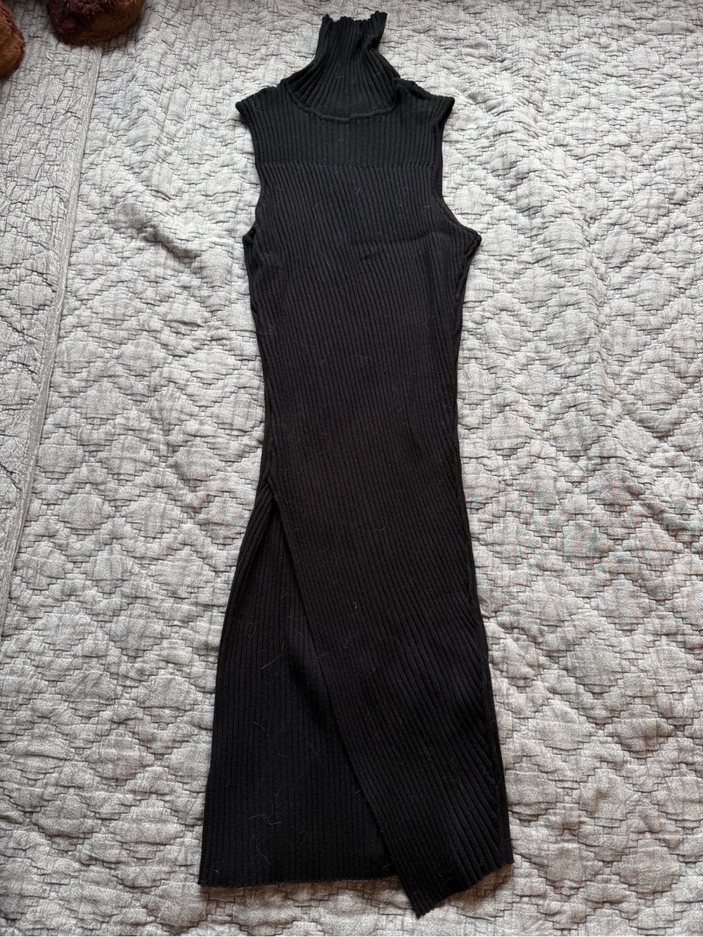 Suzy Shier Black Ribbed Sleeveless Maxi Dress with Mock Neck